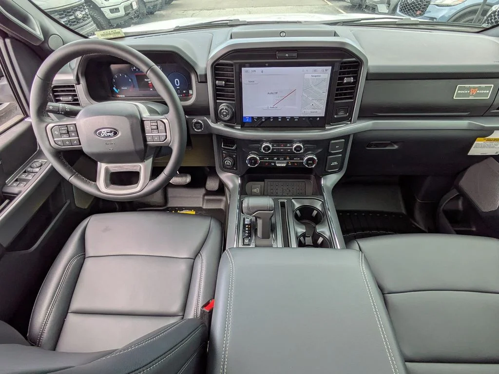 New 2026 Oxford White Ford XLT image 17