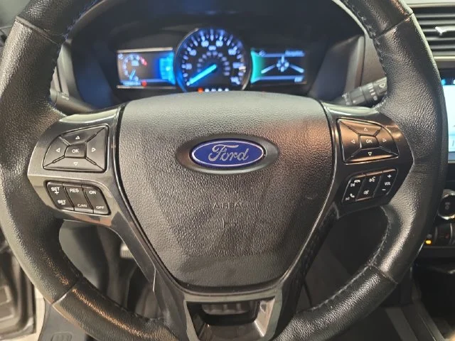 Used 2019 Gray Ford XLT image 32
