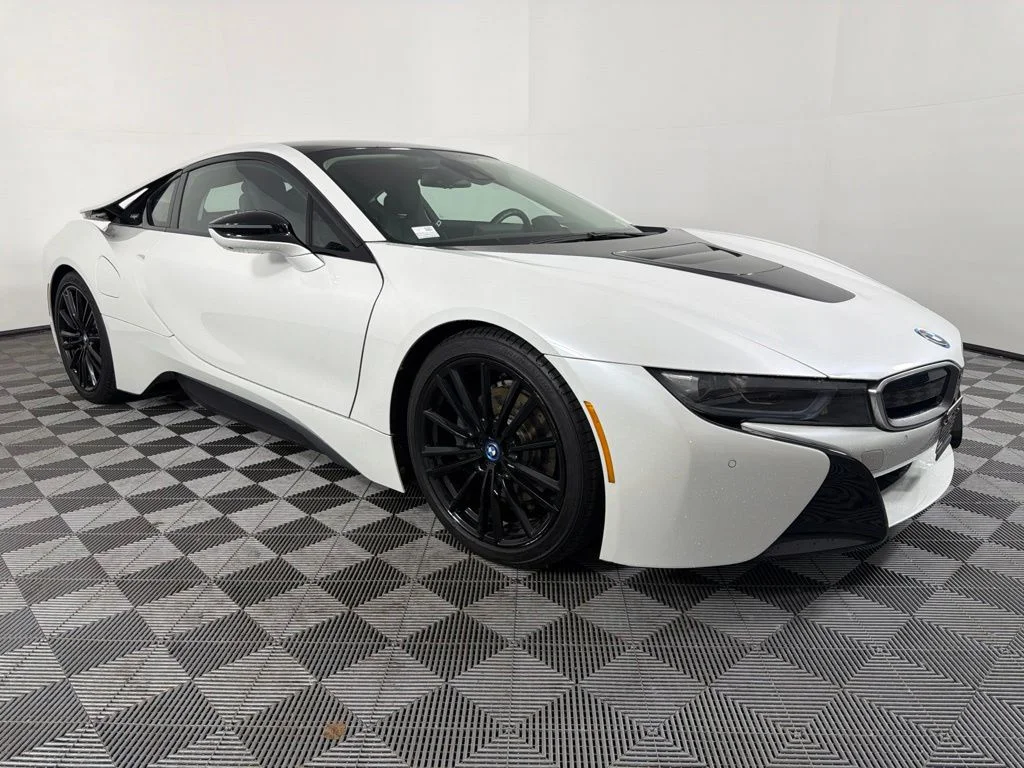 Used 2019 White BMW Base image 3