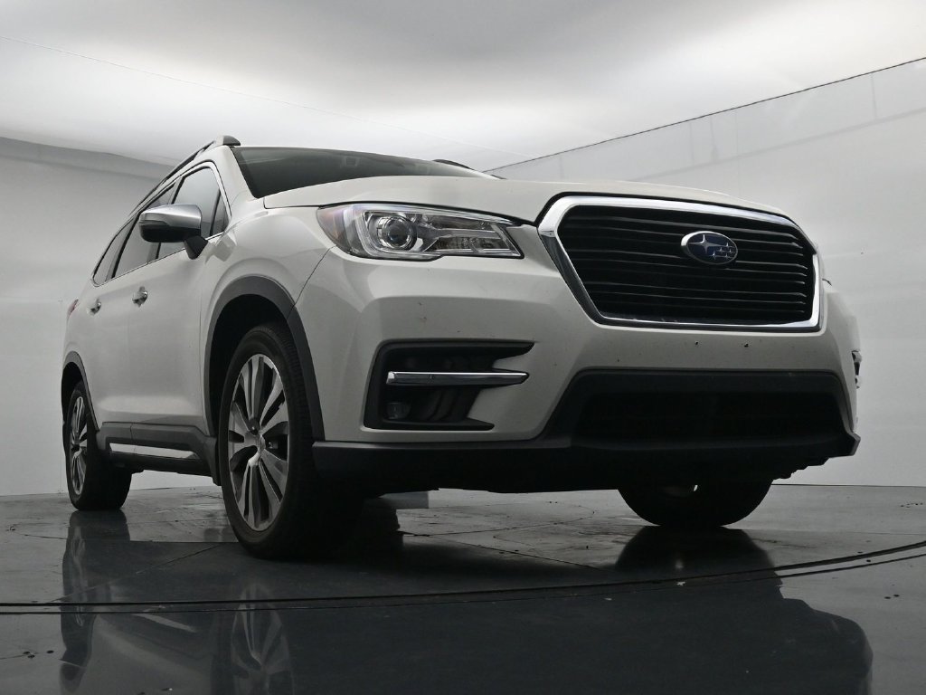 Used 2022 White Subaru Touring image 18