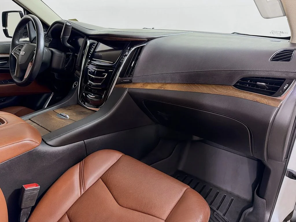 Used 2017 White Cadillac Premium image 29