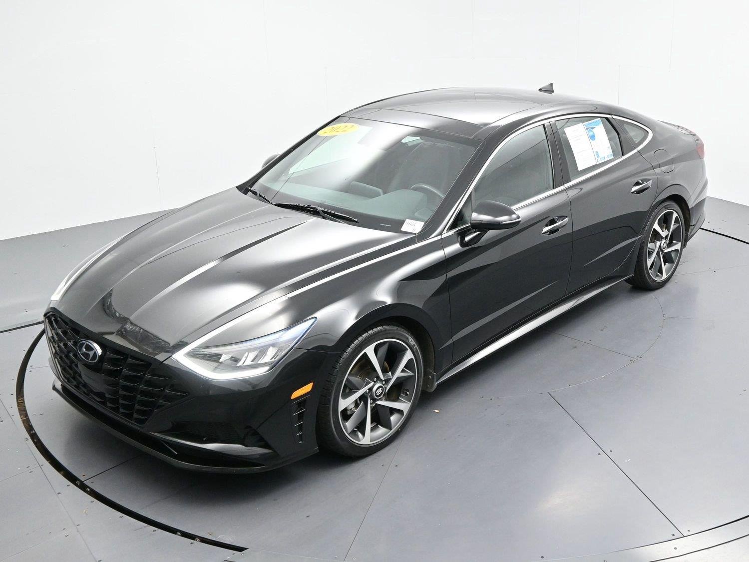 Used 2022 Phantom Black Hyundai SEL Plus image 40