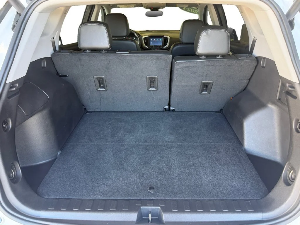 Used 2024 Summit White GMC SLT image 14