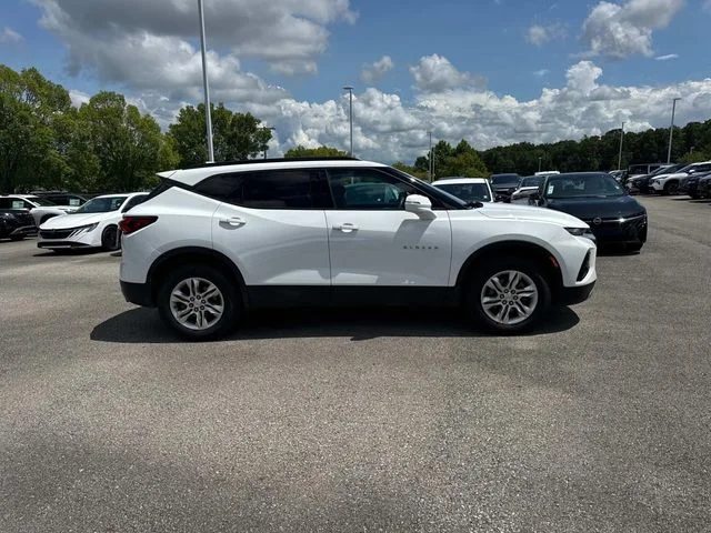 Used 2021 White Chevrolet LT image 3