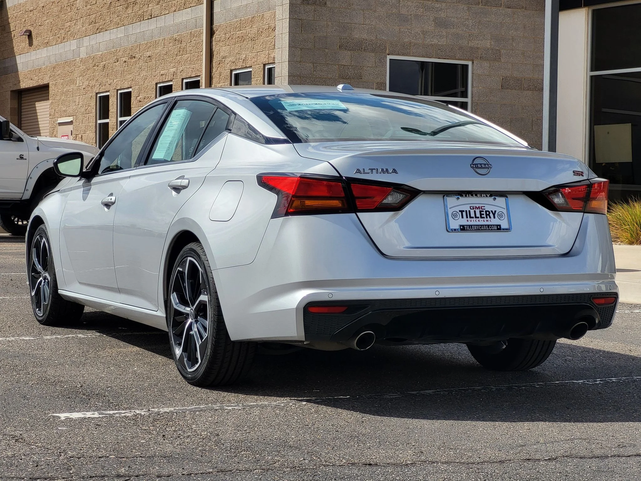Used 2024 Silver Nissan 2.5 SR image 5