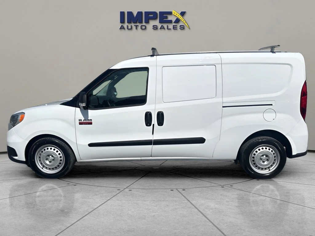 Used 2022 White Ram Base image 2