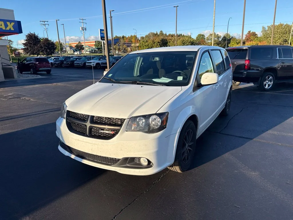 Used 2018 White Dodge SE Plus image 14