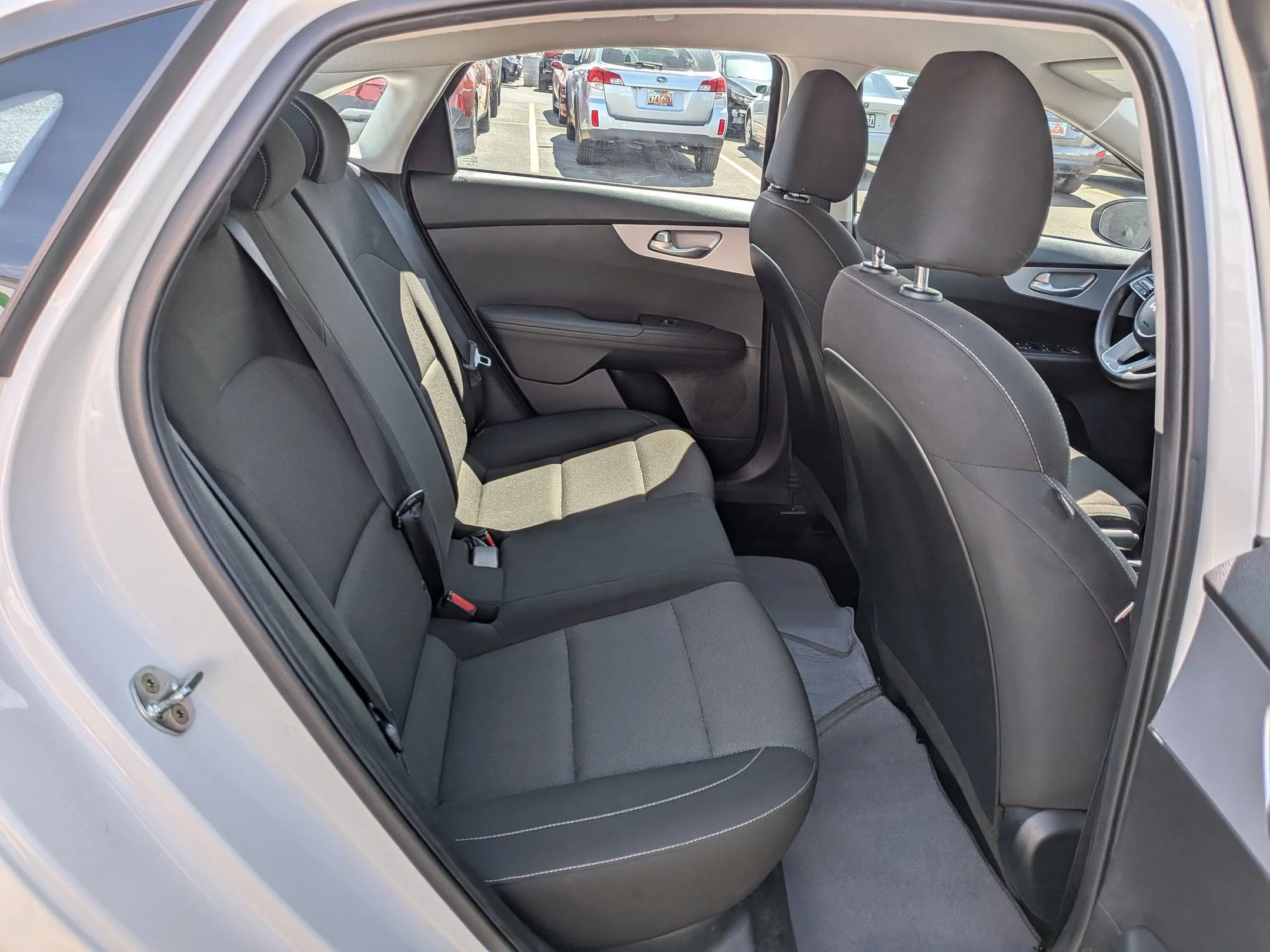 Used 2023 Snow White Pearl Kia LXS image 26
