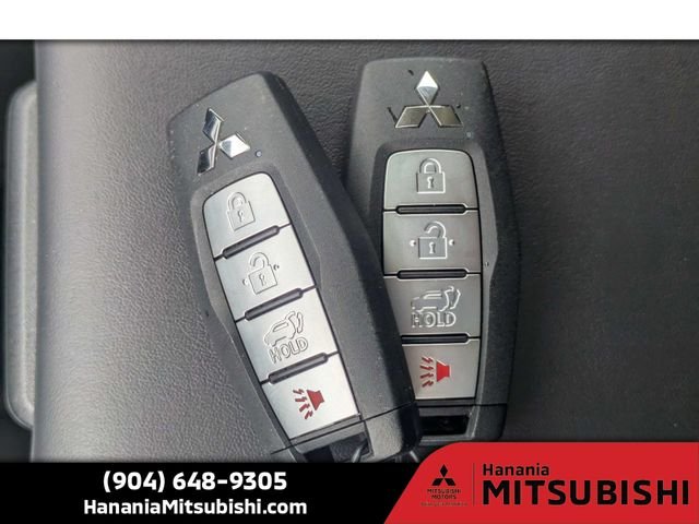 Used 2025 White Mitsubishi SE image 34