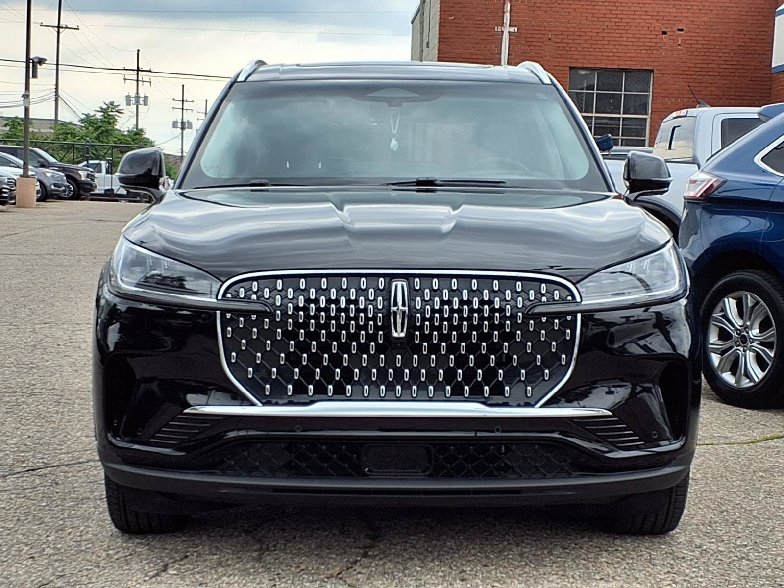Used 2025 Infinite Black Metallic Lincoln Premiere image 26