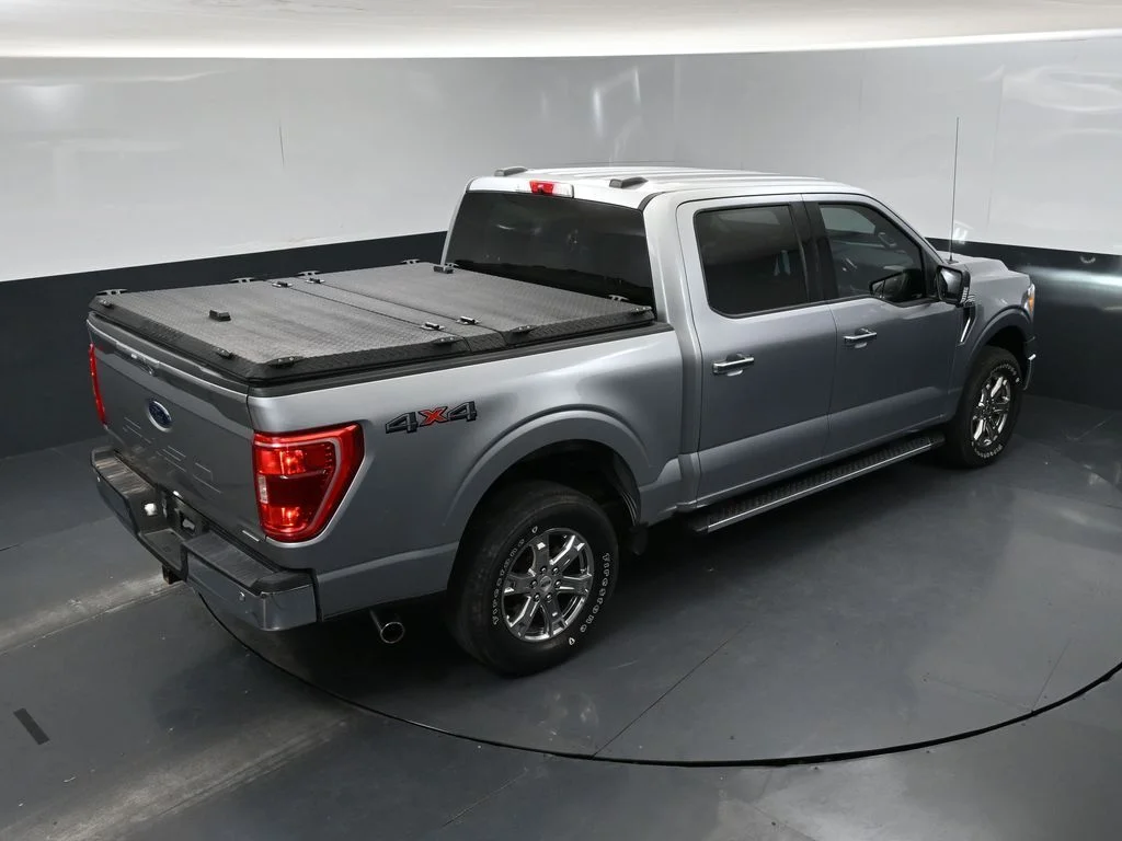 Used 2021 Silver Ford XLT image 16