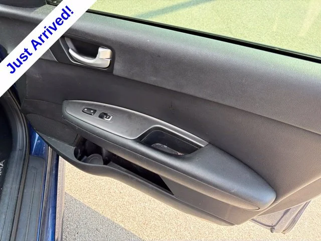 Used 2018 Blue Kia S image 21