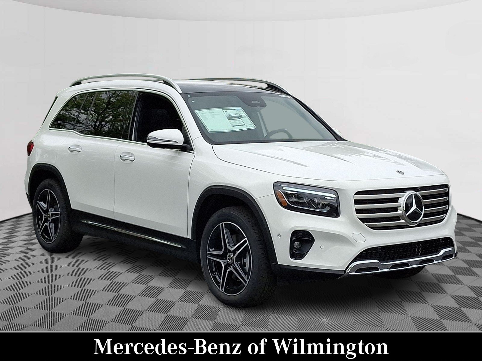 2026 Mercedes-Benz GLB GLB 250 4MATIC's photo