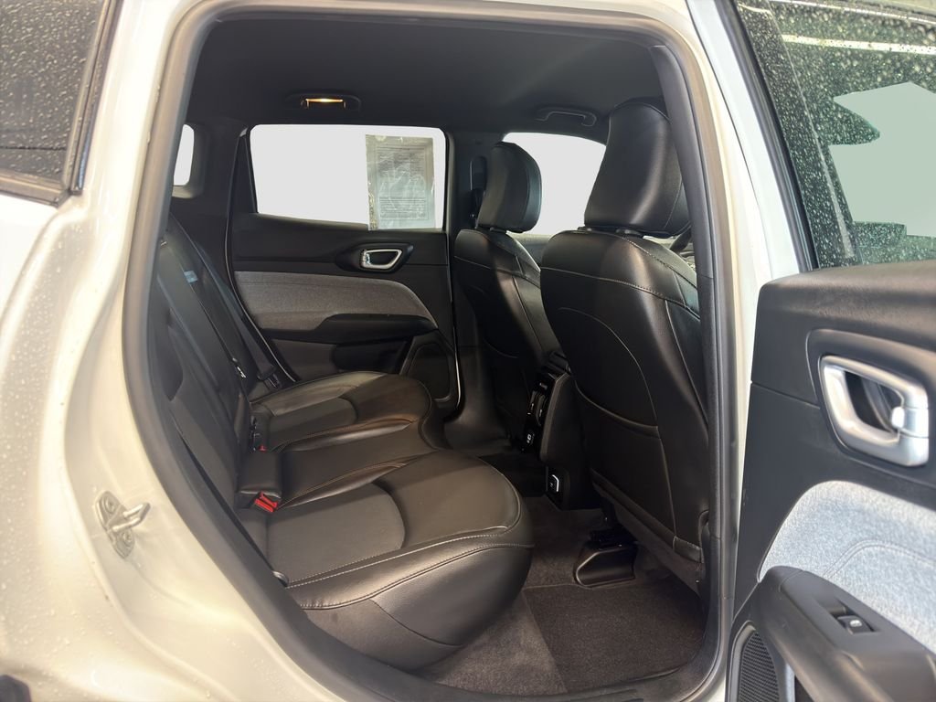 Used 2023 White Jeep Latitude Lux image 29