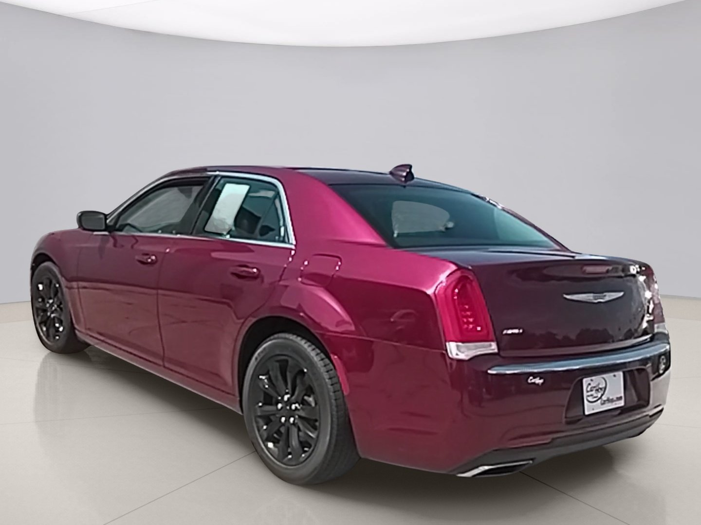 Used 2017 Red Chrysler S image 3