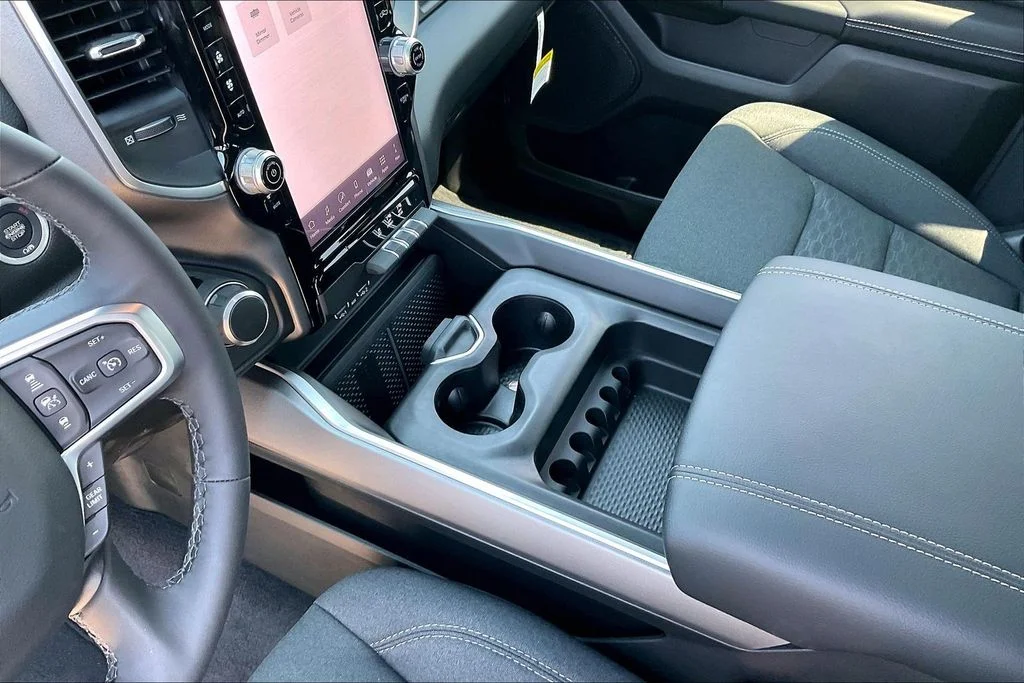 New 2026 Bright White Clear-Coat Exterior Paint RAM Big Horn/Lone Star image 7