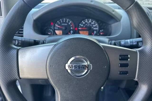Used 2007 Avalanche Nissan S image 25