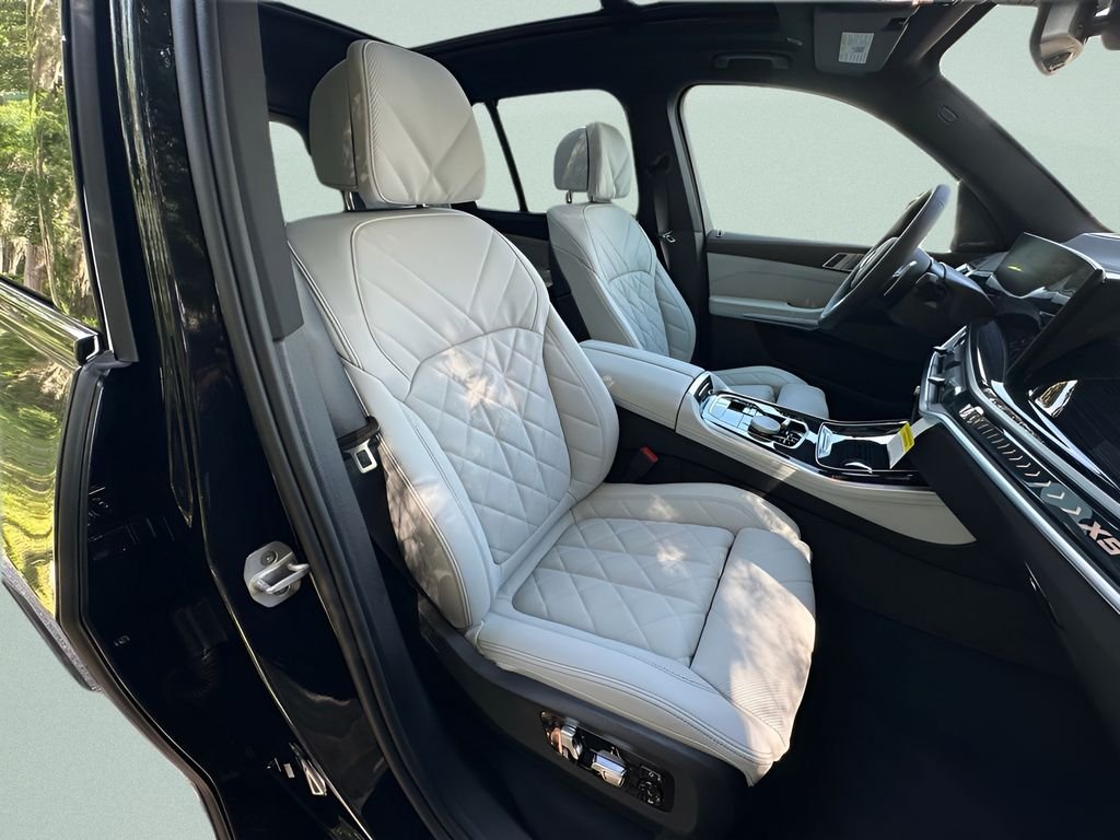 New 2026 Carbon Black Metallic BMW xDrive40i image 23