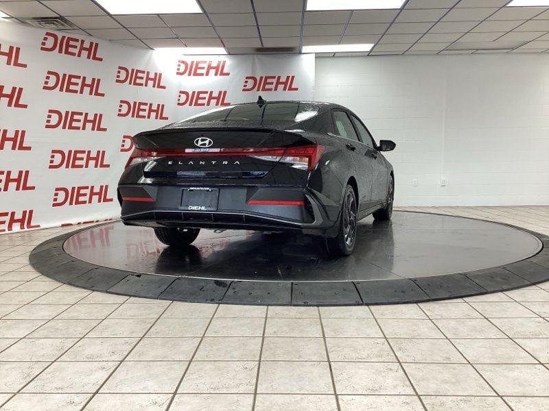 New 2026 Black Hyundai SEL Sport image 7