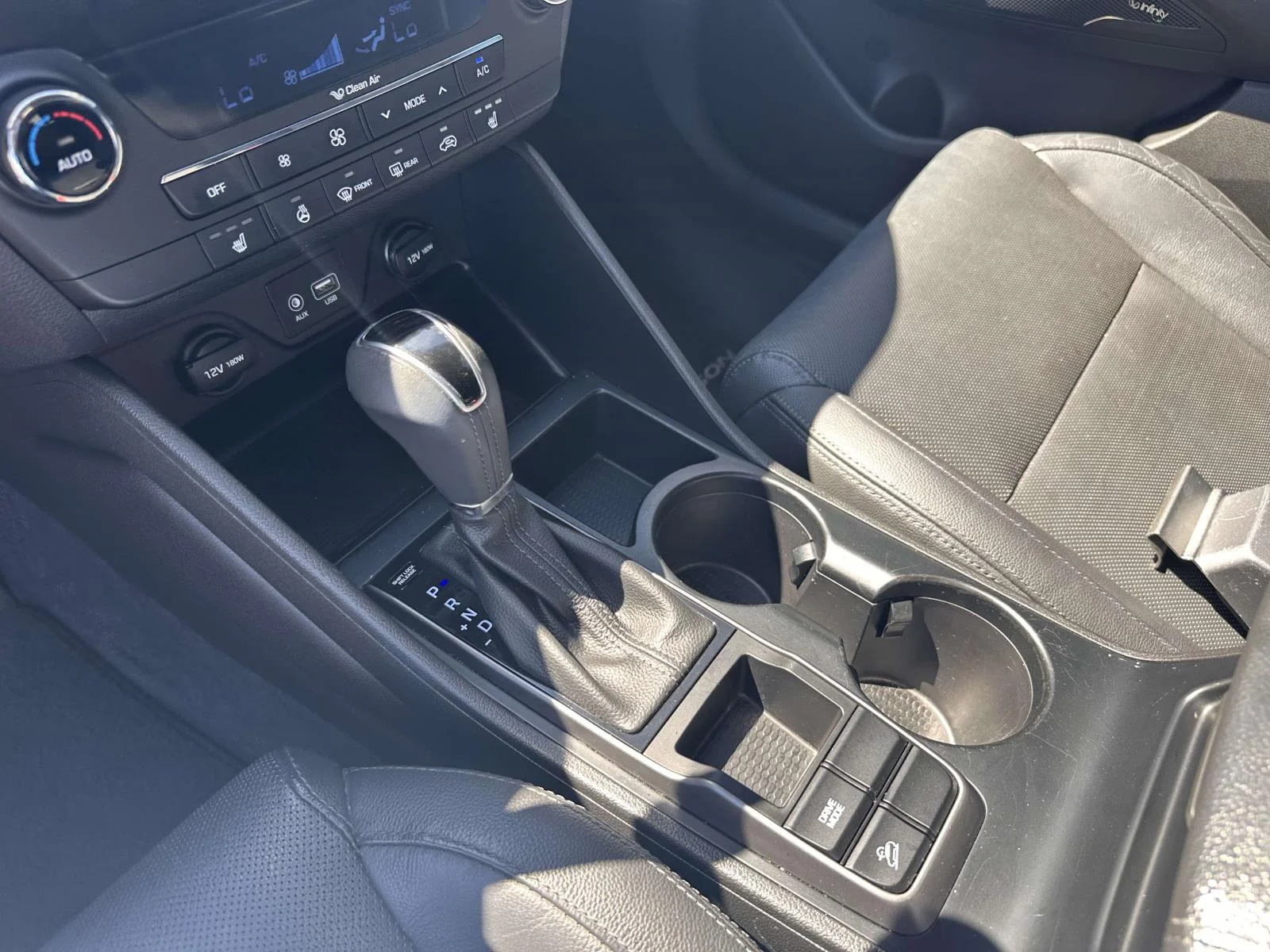 Used 2018 Black Noir Pearl Hyundai Limited image 16