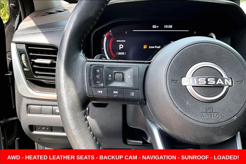 Used 2023 Black Nissan Platinum image 11