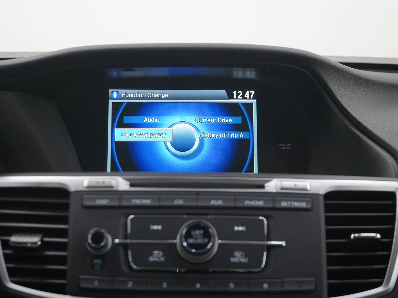Used 2015 Alabaster Silver Metallic Honda LX image 16