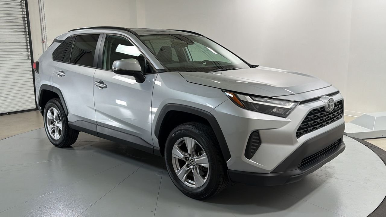 Used 2025 Silver Toyota XLE image 3
