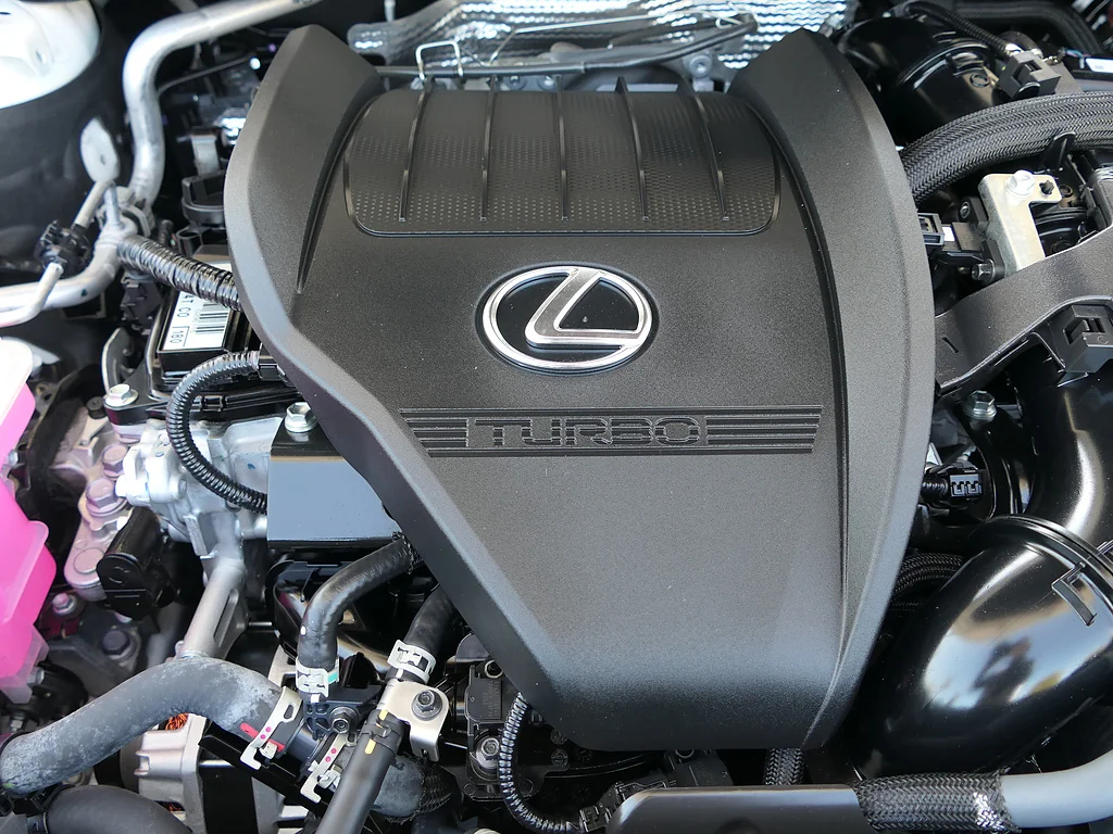 Used 2024 Eminent White Pearl Lexus Premium image 30
