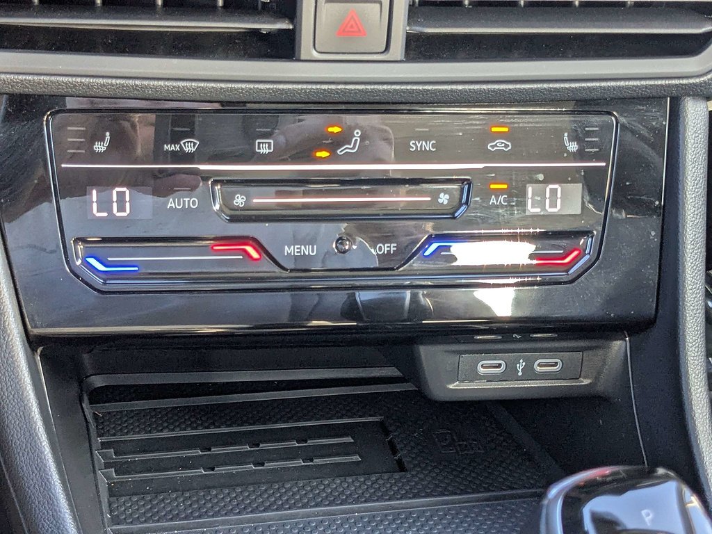 2025 Volkswagen Jetta SE - Photo 21