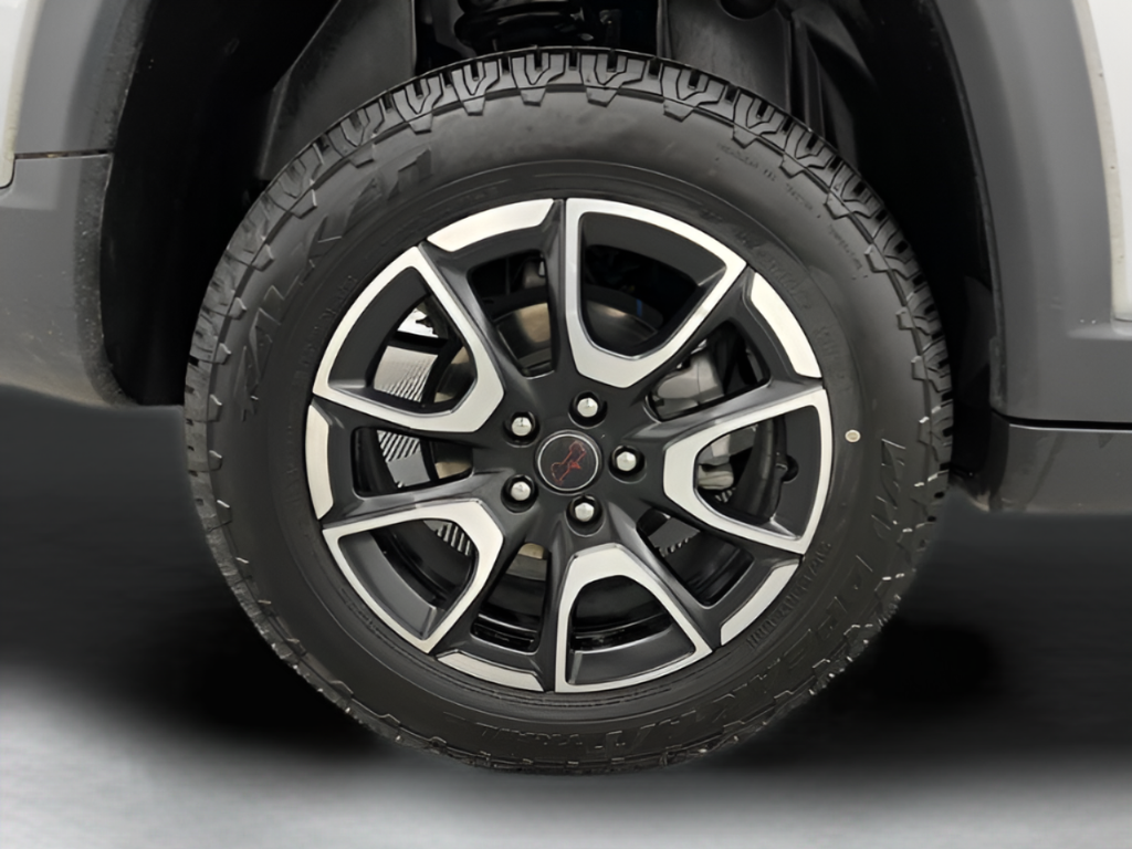 Used 2025 Silver Jeep Trailhawk image 46