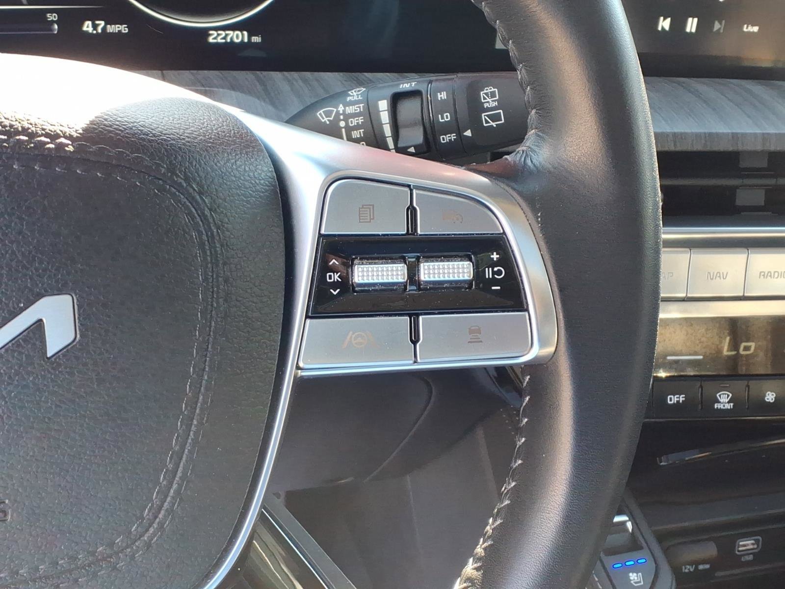 Certified Used 2024 Gravity Gray Kia SX image 13