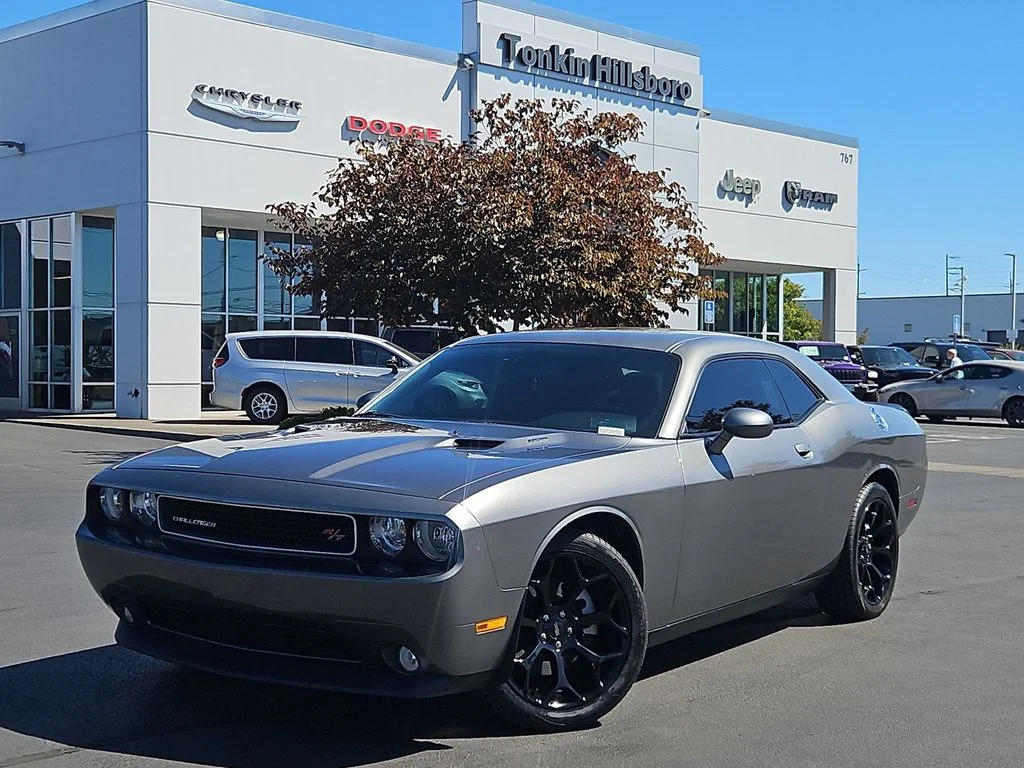 Used 2011 Mineral Gray Metallic Clearcoat Dodge R/T image 2