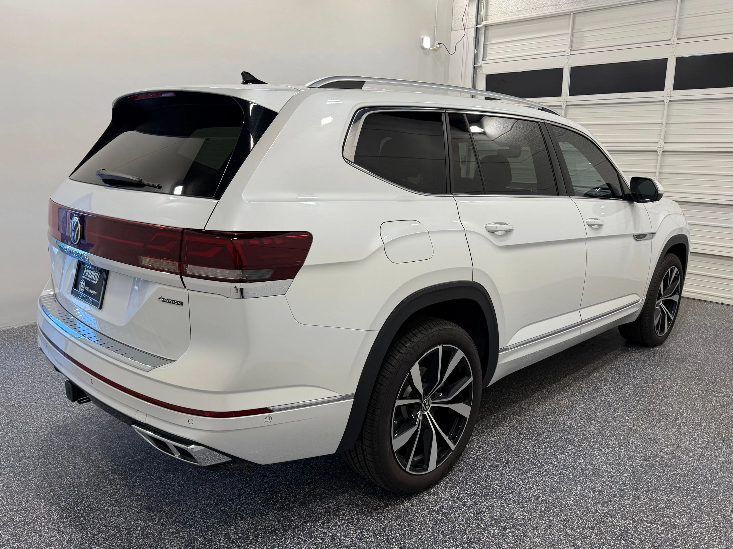 2025 Volkswagen Atlas SEL Premium R-Line - Photo 6