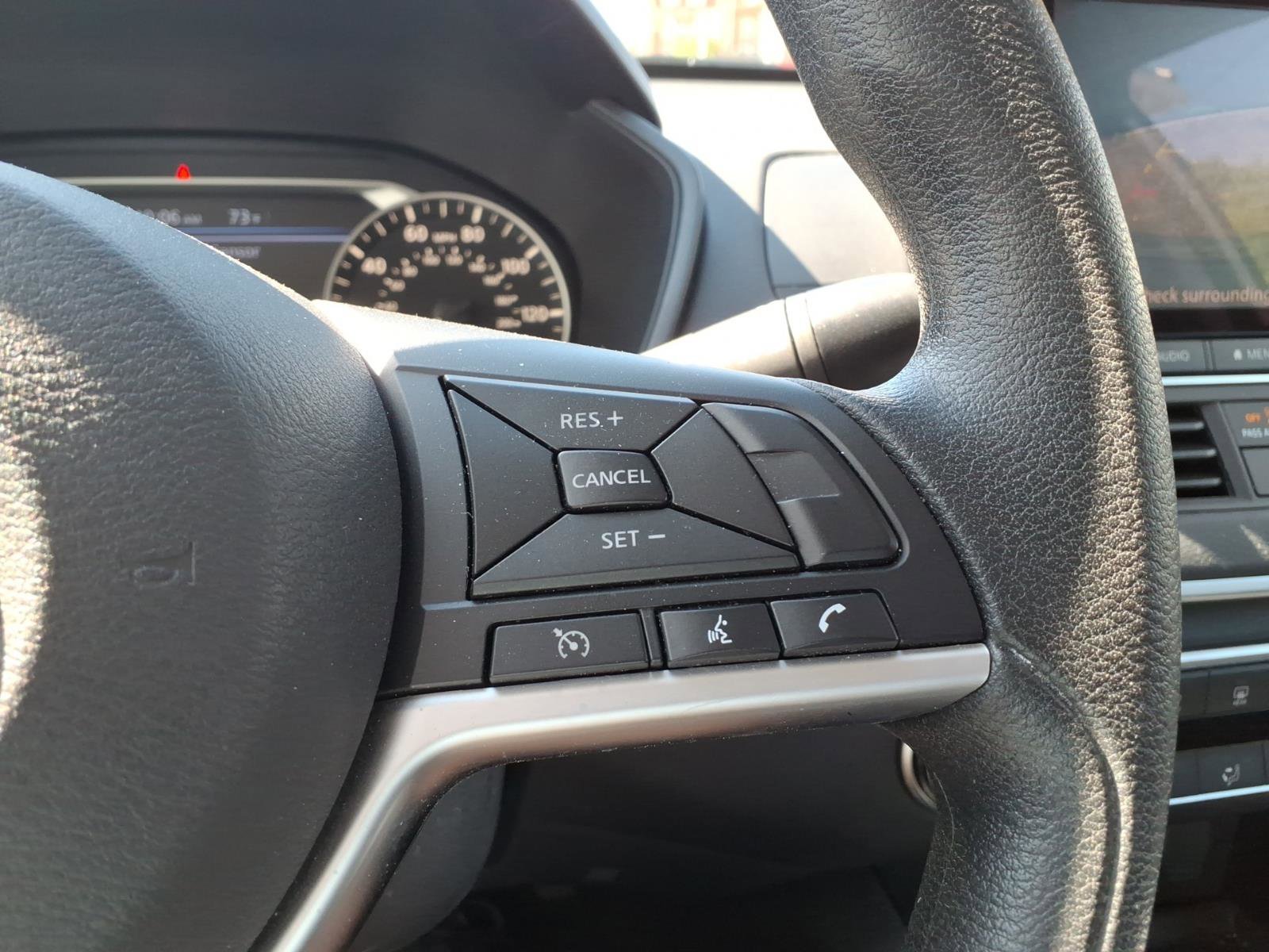 Used 2021 Pearl White Tricoat Nissan 2.5 SV image 28