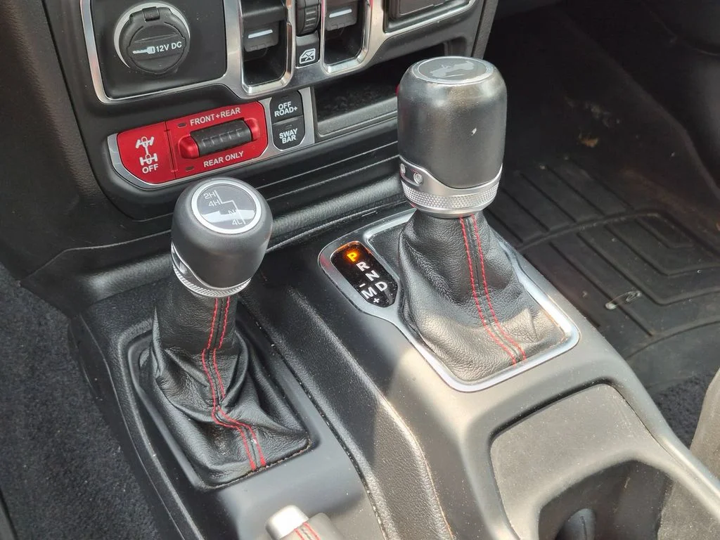 Used 2021 White Jeep Unlimited Rubicon image 17