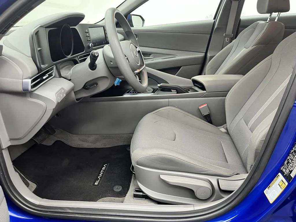Used 2023 Blue Hyundai SE image 17
