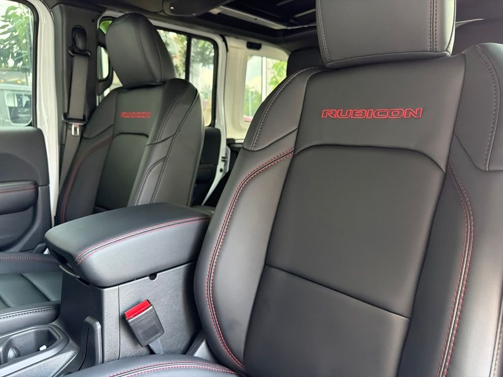 New 2026 Bright White Clearcoat Jeep Rubicon X image 32