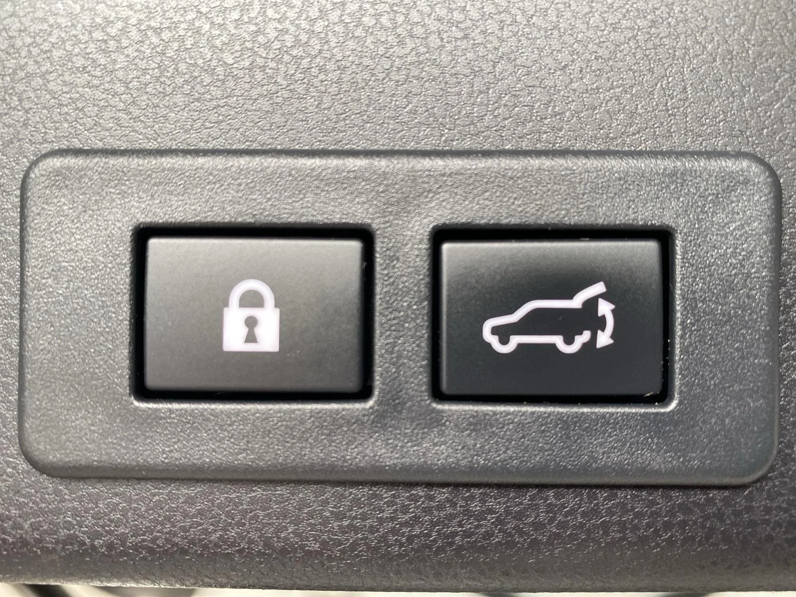 Used 2023 Crystal White Pearl Subaru Onyx Edition image 8