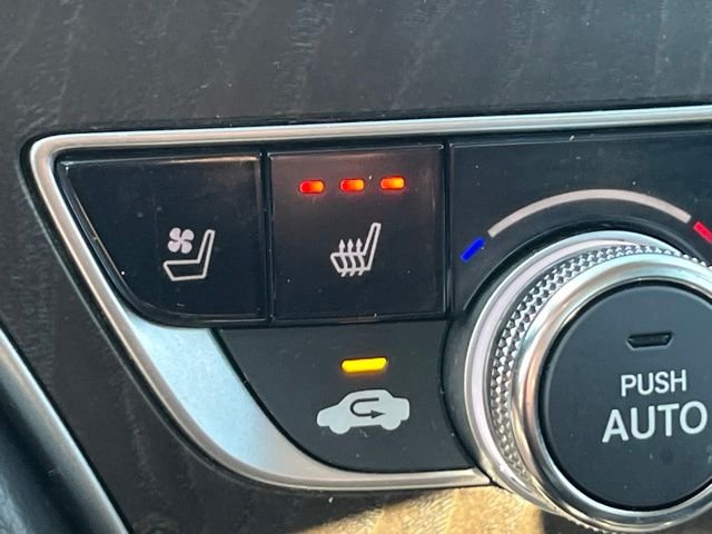 Used 2018 Lunar Silver Metallic Honda Touring image 19