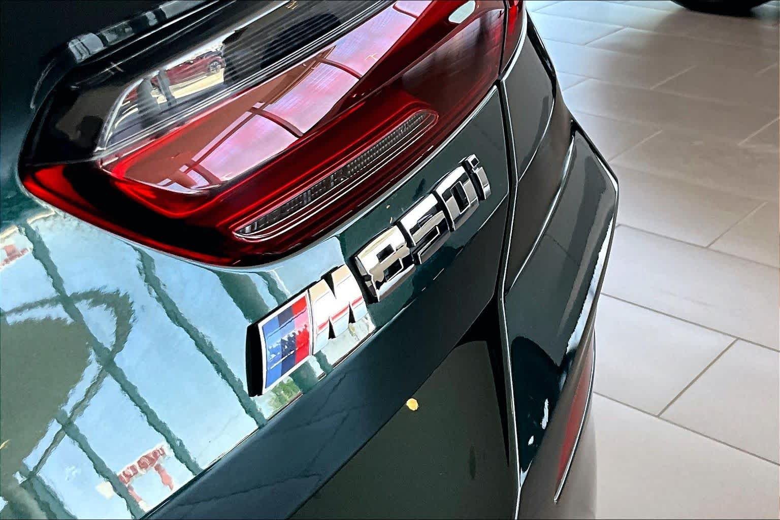New 2026 Oxford Green Metallic BMW M850i image 15