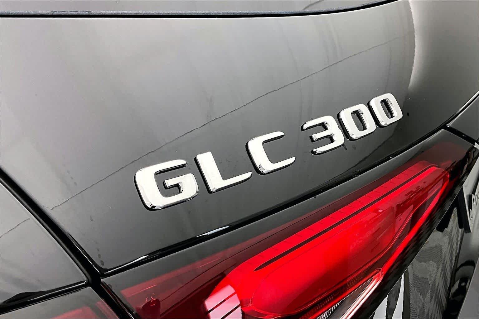 New 2026 Obsidian Black Metallic Mercedes-Benz GLC 300 image 7