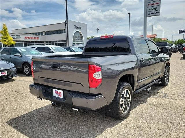 Used 2018  Toyota  image 4