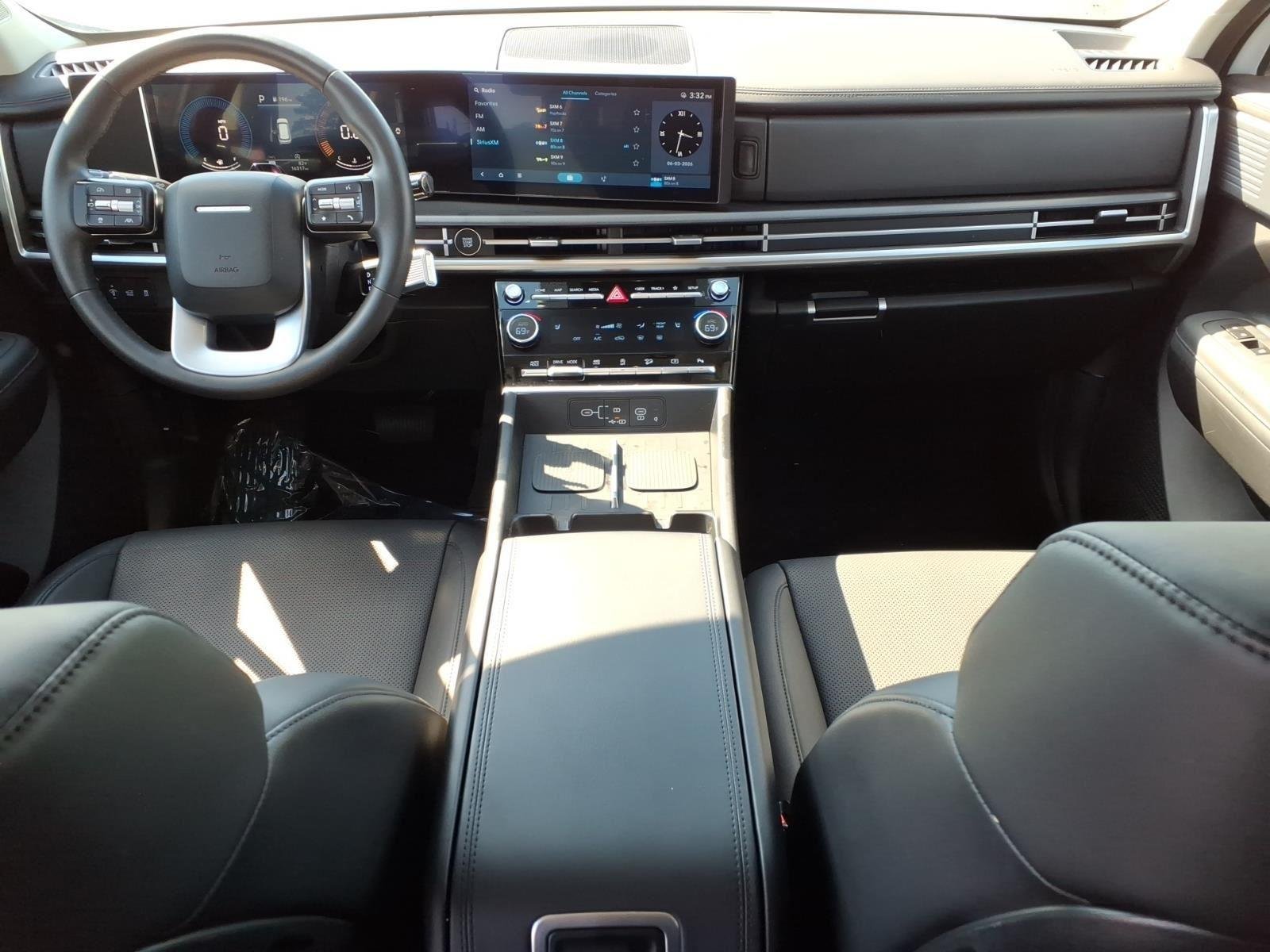 Used 2025 Serenity White Hyundai SEL image 19
