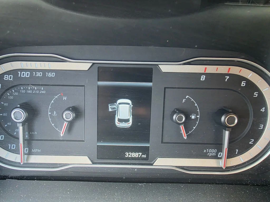 Used 2023 Black Hyundai SEL image 15
