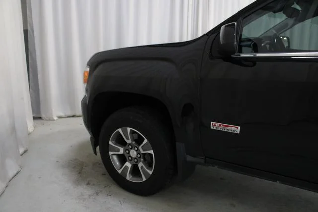 Used 2015 Black GMC SLE1 image 33