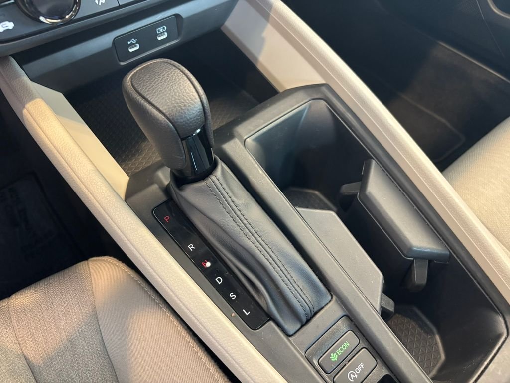 Used 2023 White Honda EX image 22