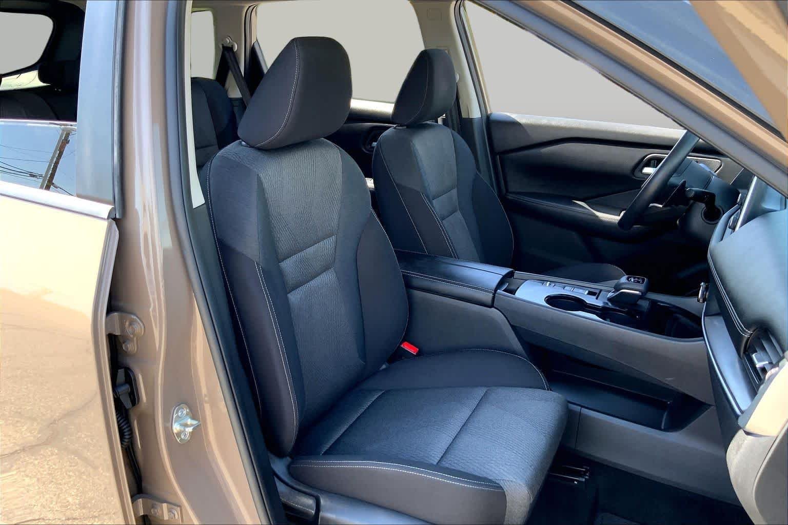 Pre-Owned 2024 Nissan Rogue SV