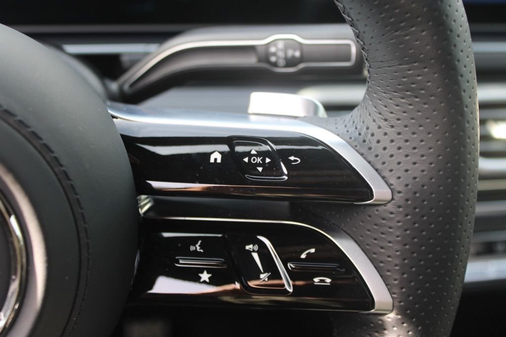 Certified Used 2025  Mercedes-Benz GLS 580 image 19