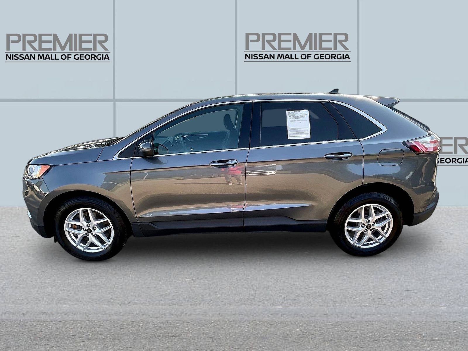 Used 2024 Gray Ford SEL image 4