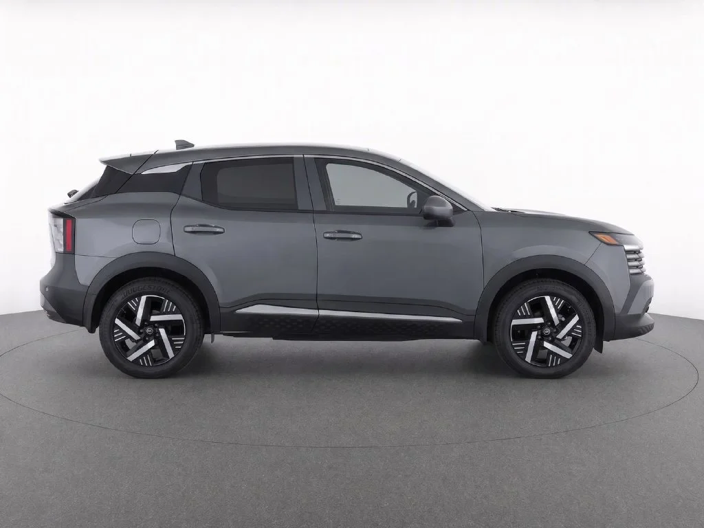Used 2025 Gray Nissan SV image 8